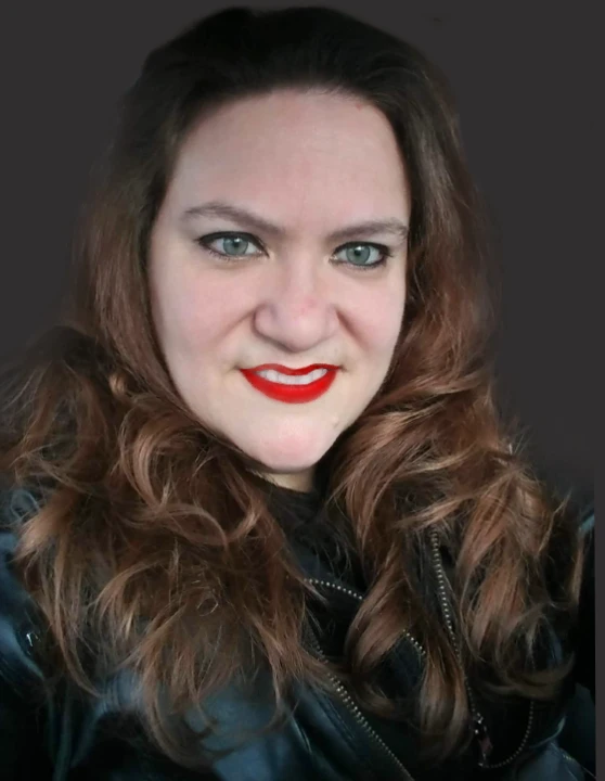 Kerrie Biehl Paranormal romance author writes hot and sassy reads